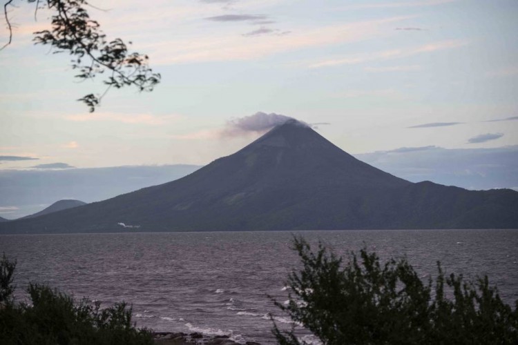 Volcán Momotombo reanuda actividad eruptiva
